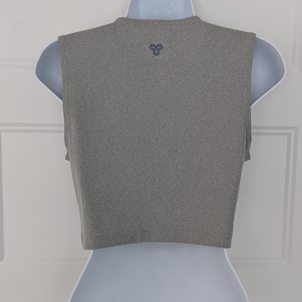 TnAction Aritzia Ribbed Crop Tank Top Grey Sleeveless TNA Activewear Size M - Picture 5 of 6
